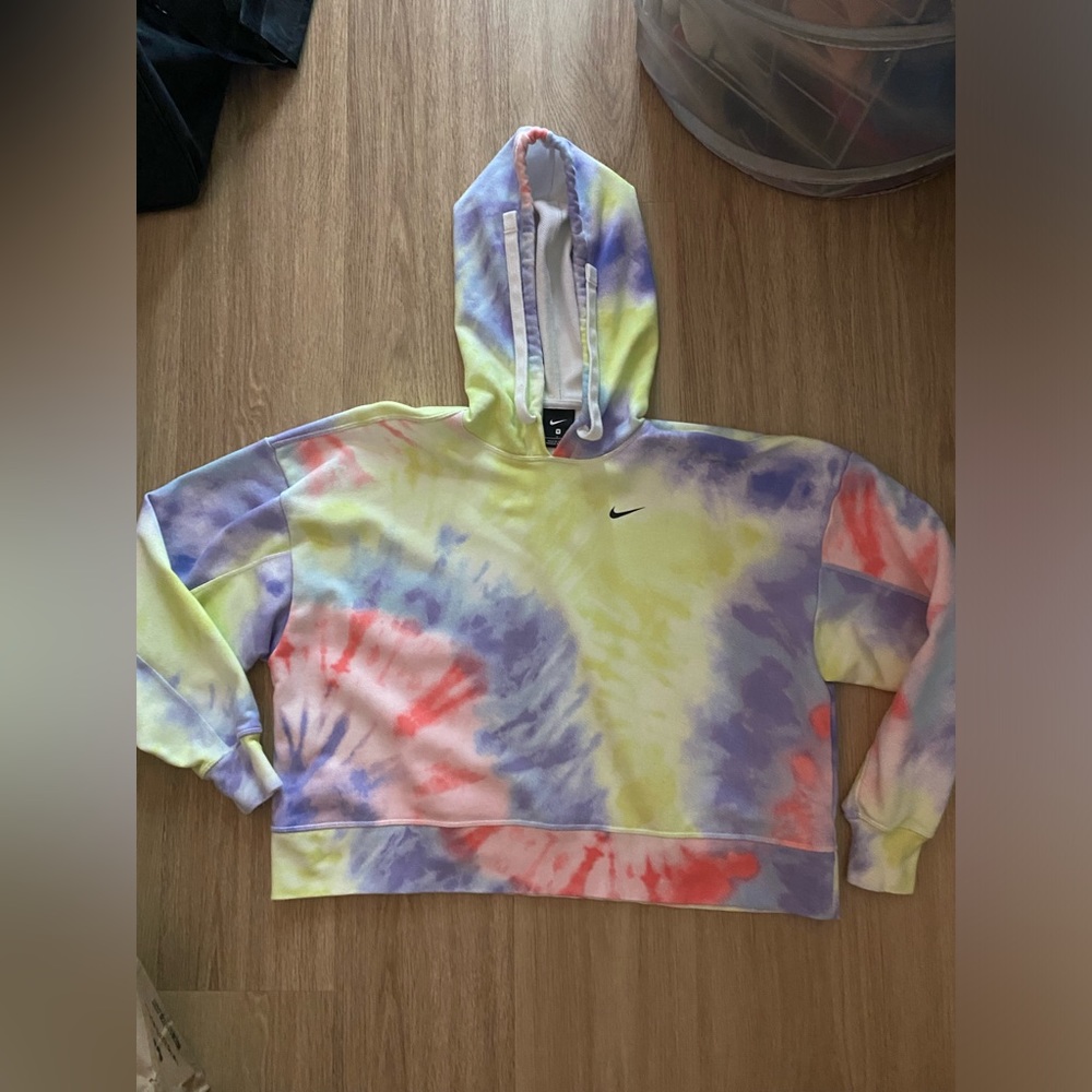 CROPPED TIE DYE NIKE HOODIE